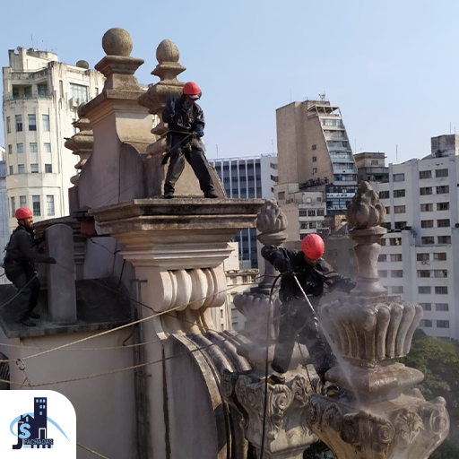 Limpeza de fachada de prédio com Hidrojateamento Limpeza de fachada de prédio com Hidrojateamento