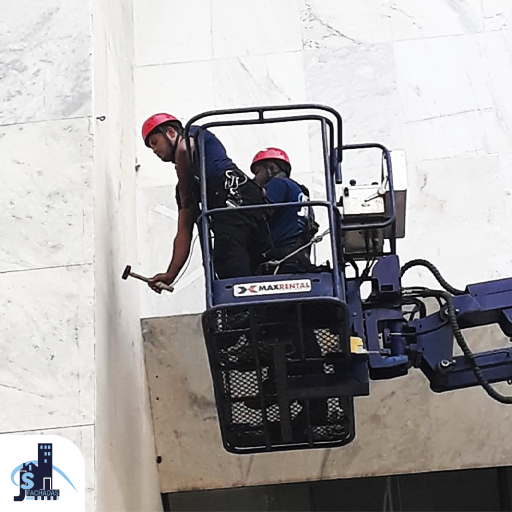 Teste de percussão de fachadas em edifícios corporativos